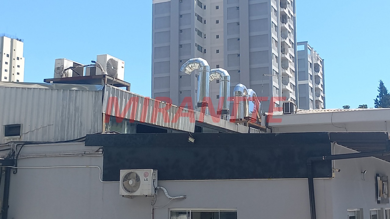 Comercial de 320m² em Água Fria