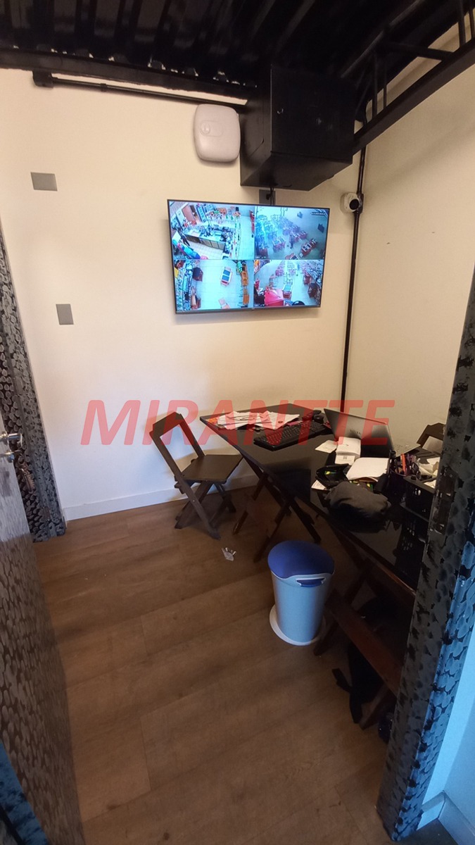 Comercial de 320m² em Água Fria