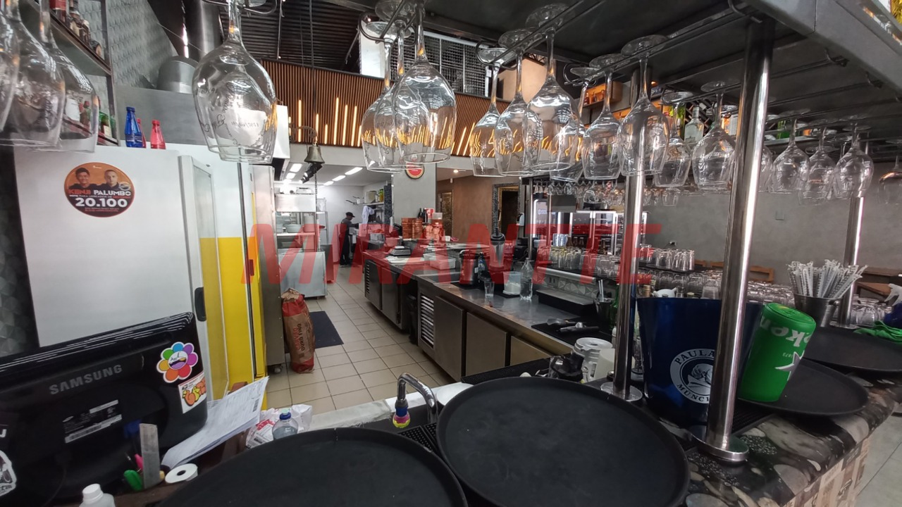 Comercial de 320m² em Água Fria