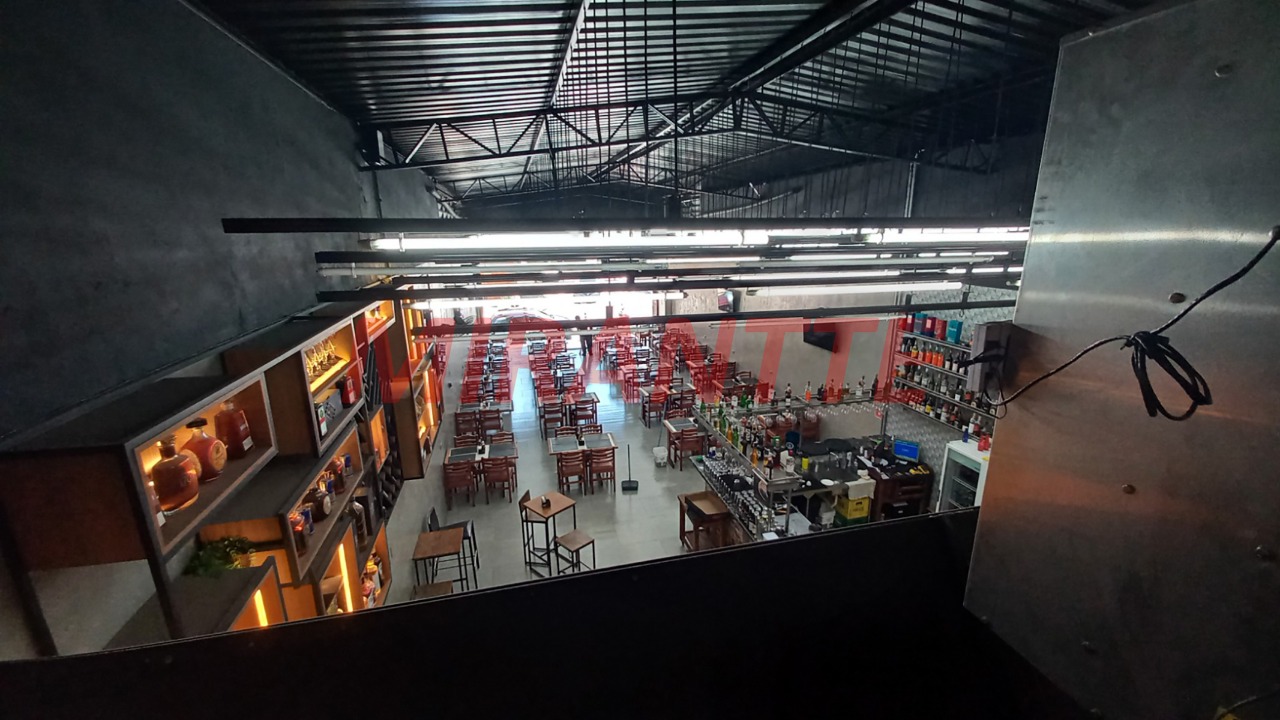 Comercial de 320m² em Água Fria