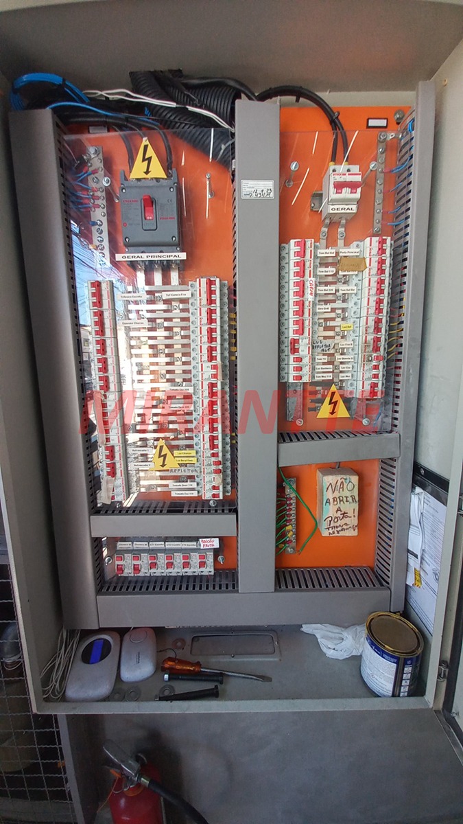 Comercial de 320m² em Água Fria