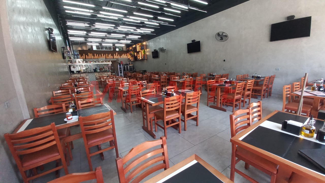 Comercial de 320m² em Água Fria
