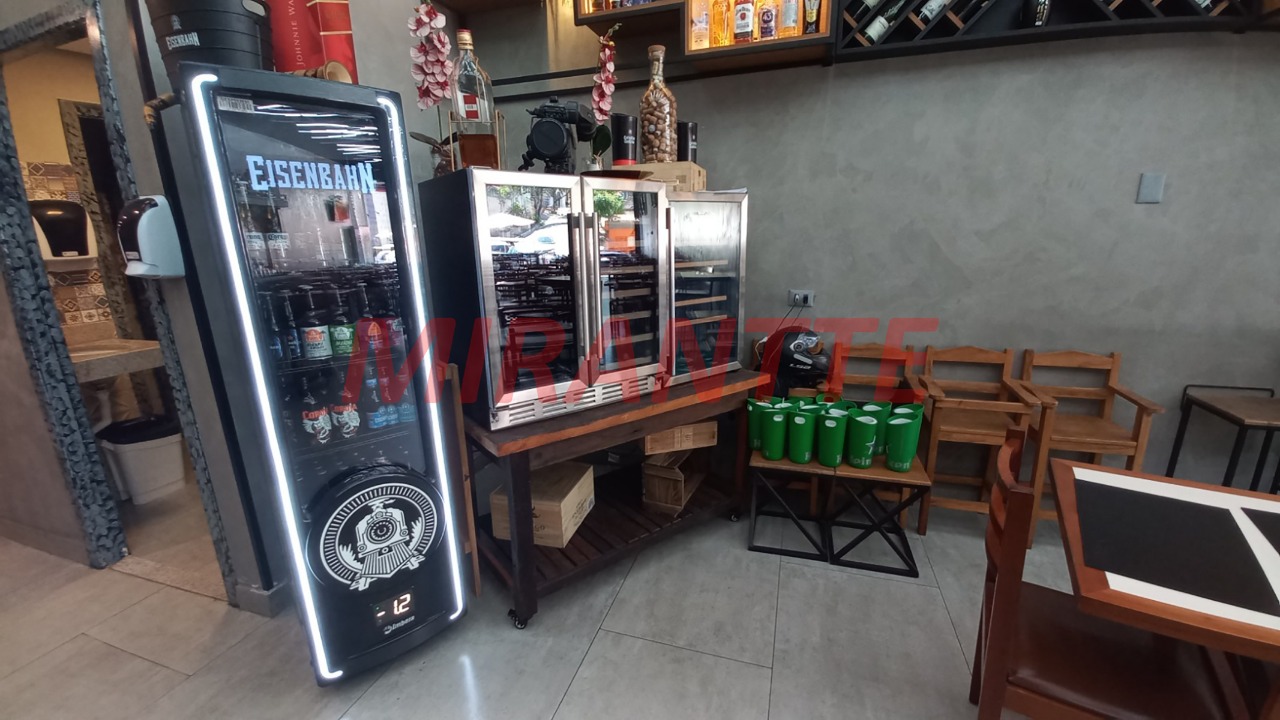 Comercial de 320m² em Água Fria
