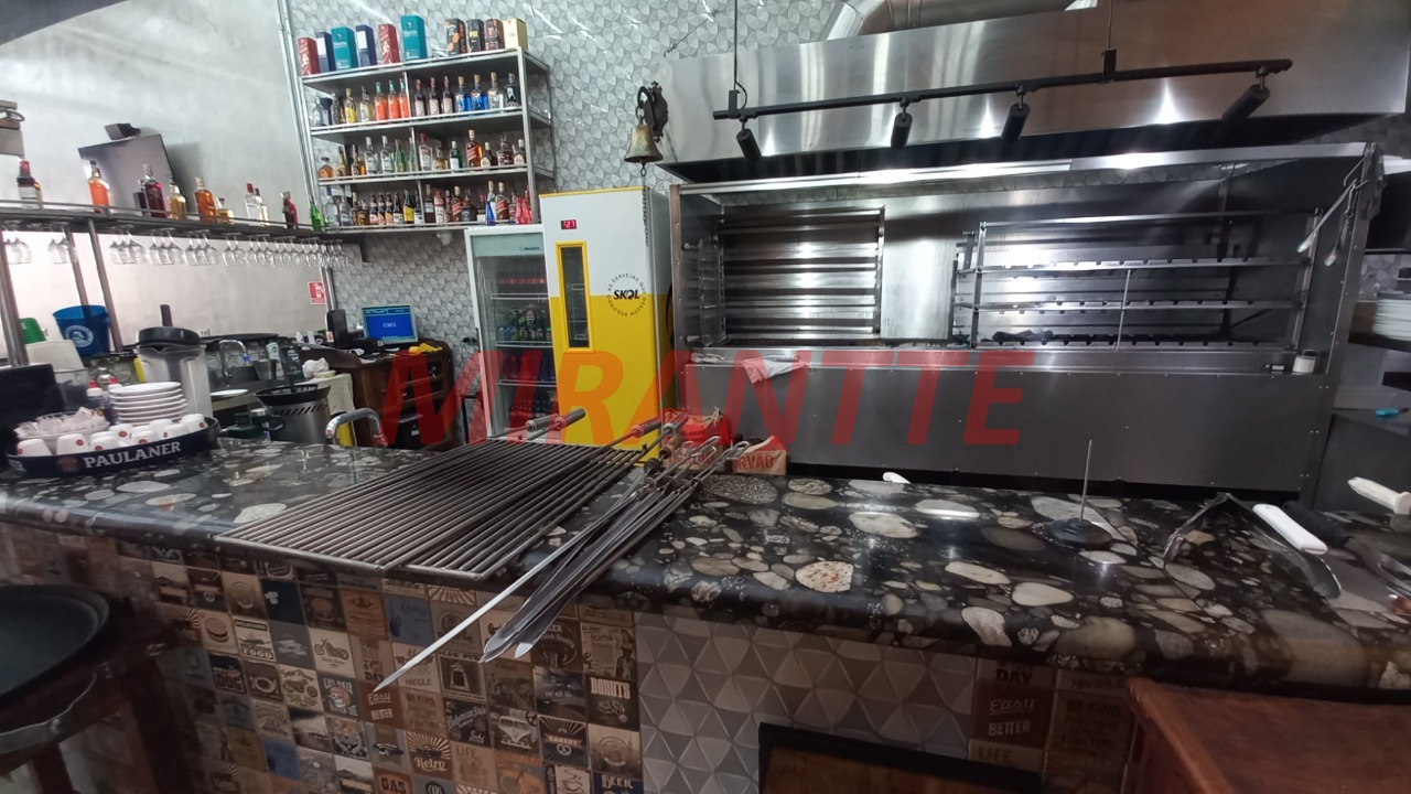 Comercial de 320m² em Água Fria