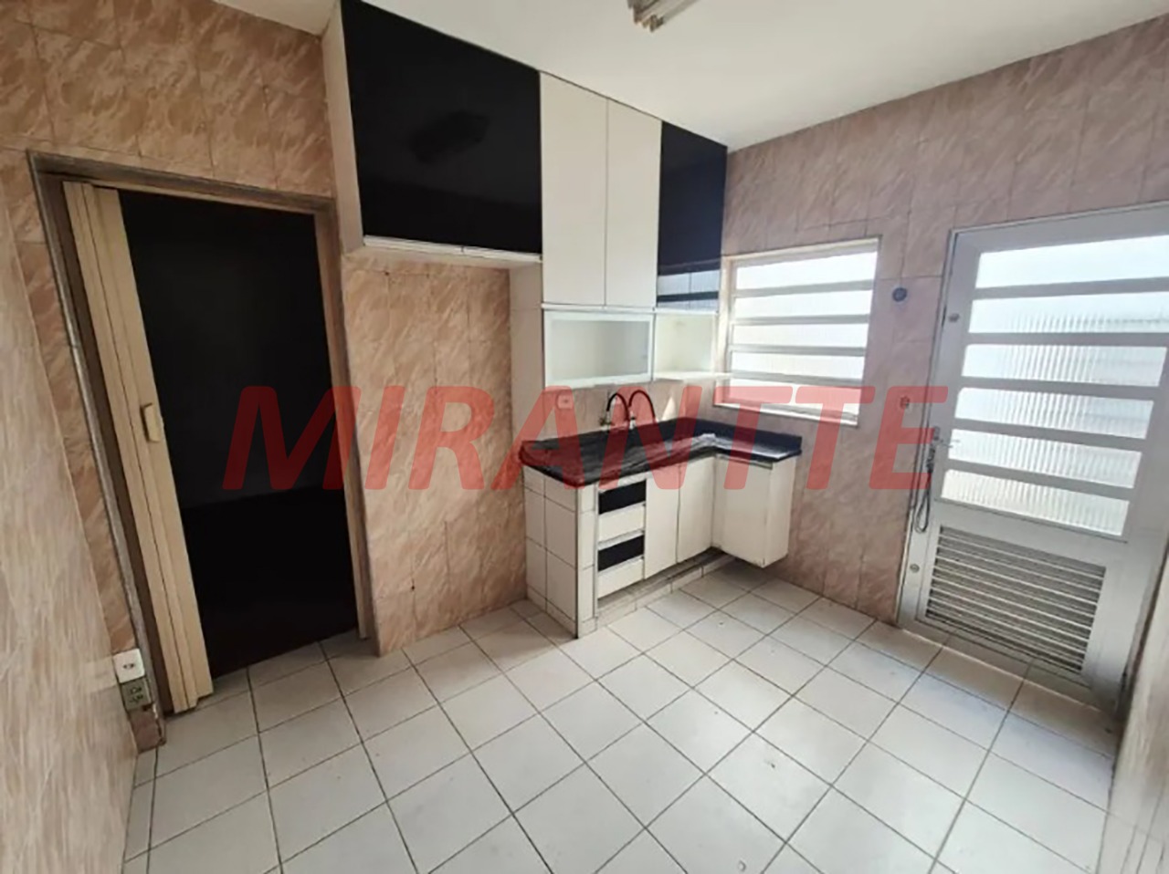 Casa terrea de 100m² com 2 quartos em Parque Vitória