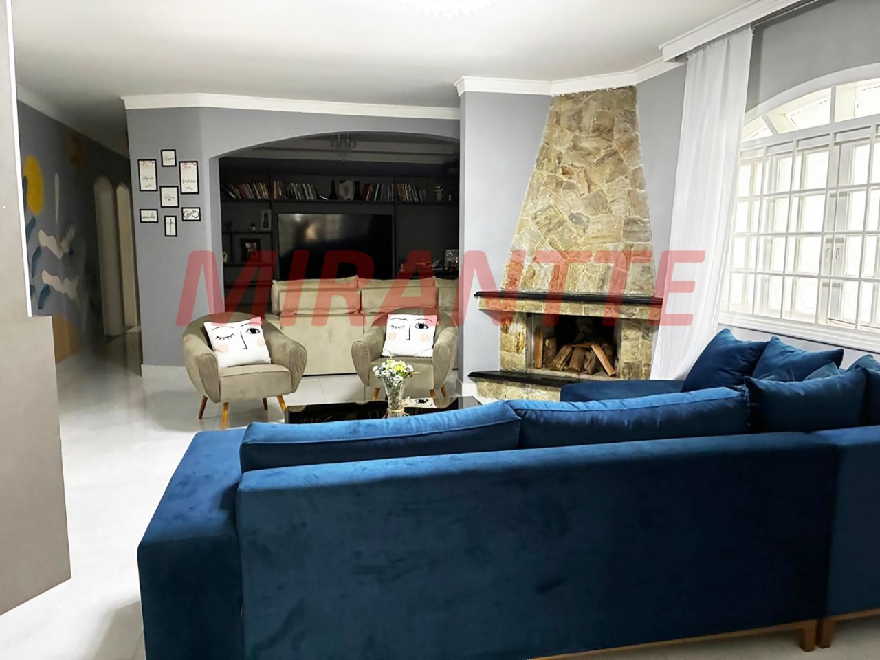 Sobrado de 300m² com 3 quartos em Jardim Samambaia – Mairiporã