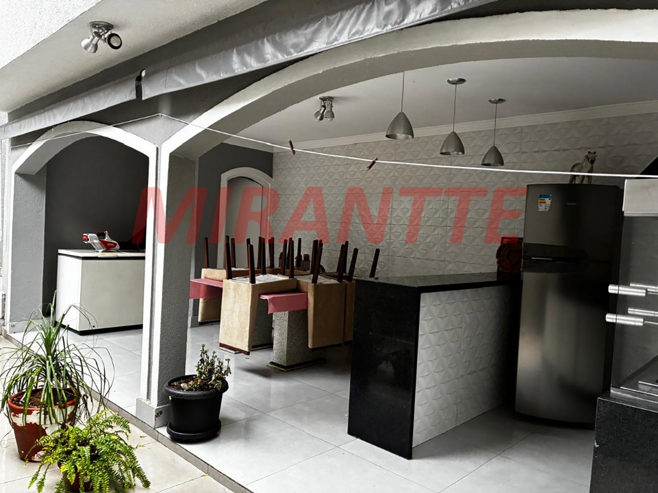 Sobrado de 300m² com 3 quartos em Jardim Samambaia – Mairiporã