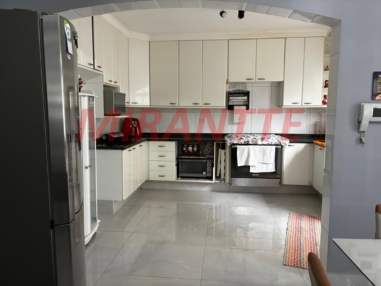 Sobrado de 300m² com 3 quartos em Jardim Samambaia – Mairiporã