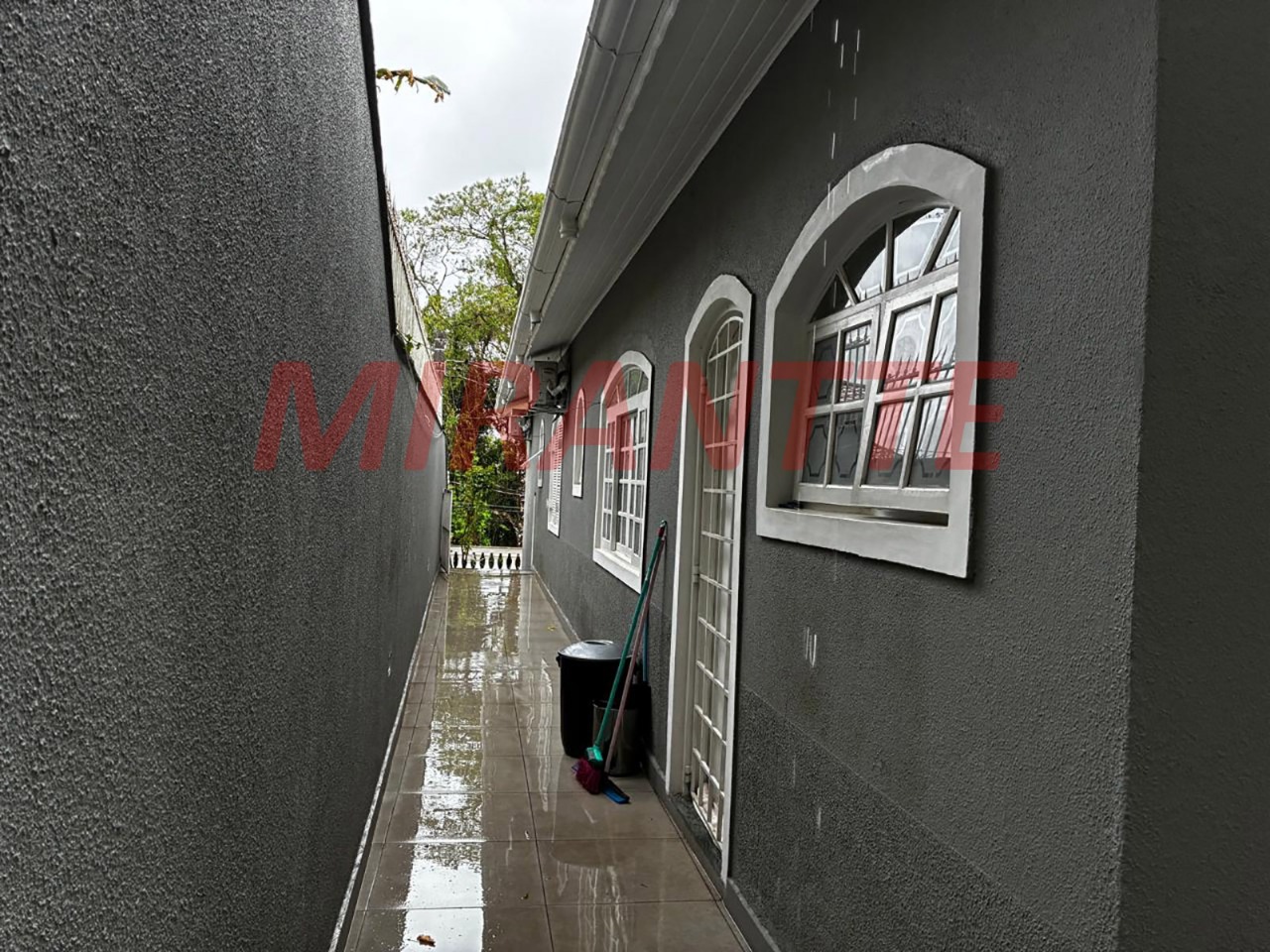 Sobrado de 300m² com 3 quartos em Jardim Samambaia – Mairiporã