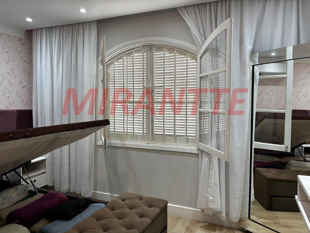 Sobrado de 300m² com 3 quartos em Jardim Samambaia – Mairiporã
