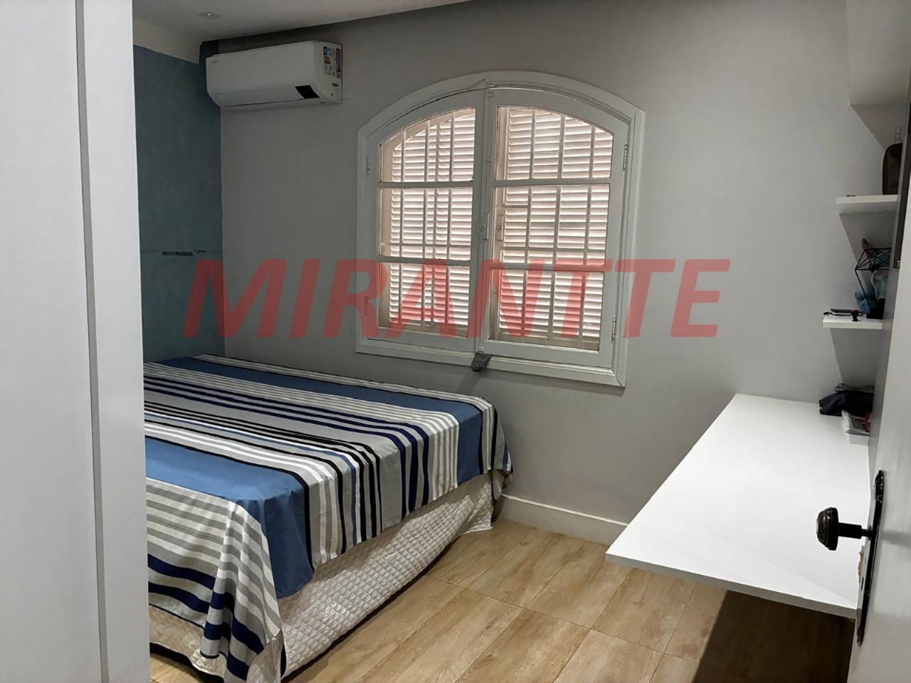 Sobrado de 300m² com 3 quartos em Jardim Samambaia – Mairiporã