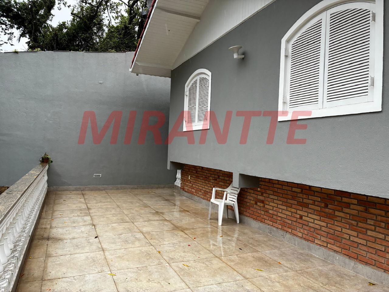 Sobrado de 300m² com 3 quartos em Jardim Samambaia – Mairiporã