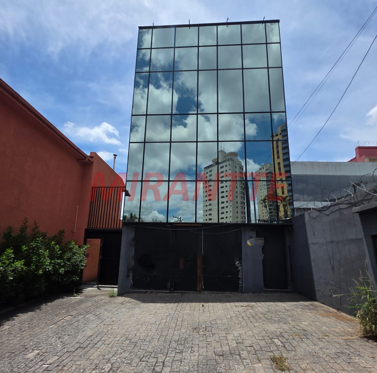 Comercial de 600m² em Santana