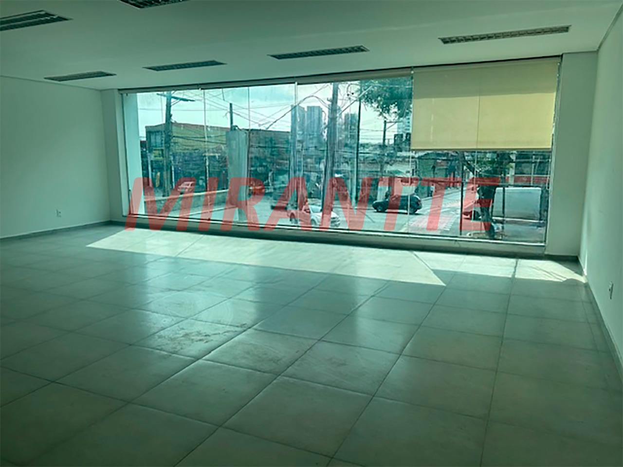 Comercial de 352m² em Limão
