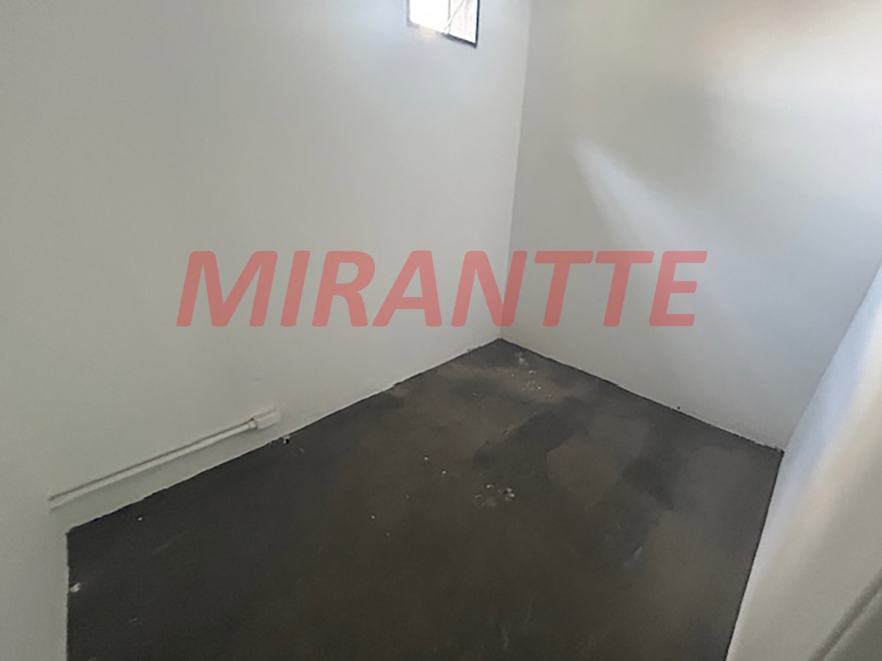 Comercial de 352m² em Limão
