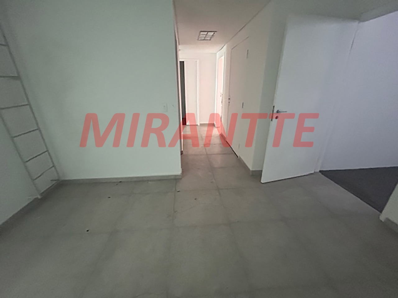 Comercial de 352m² em Limão