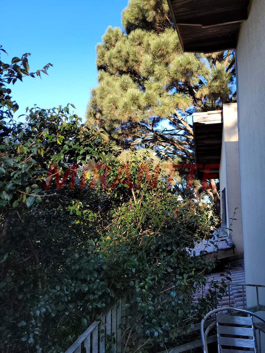 Cond. fechado de 180m² com 3 quartos em Samambaia