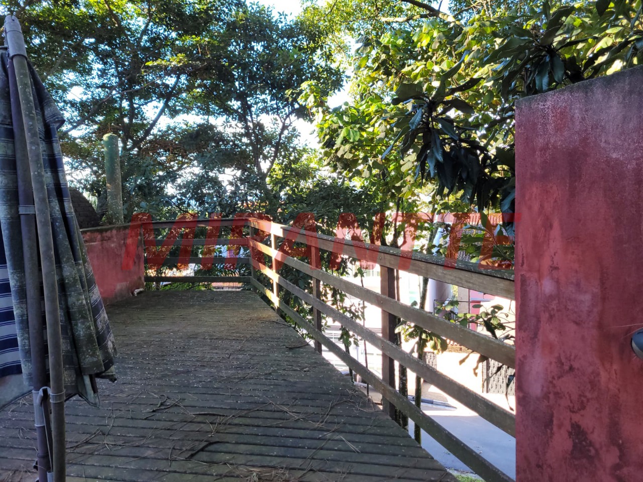 Cond. fechado de 180m² com 3 quartos em Samambaia