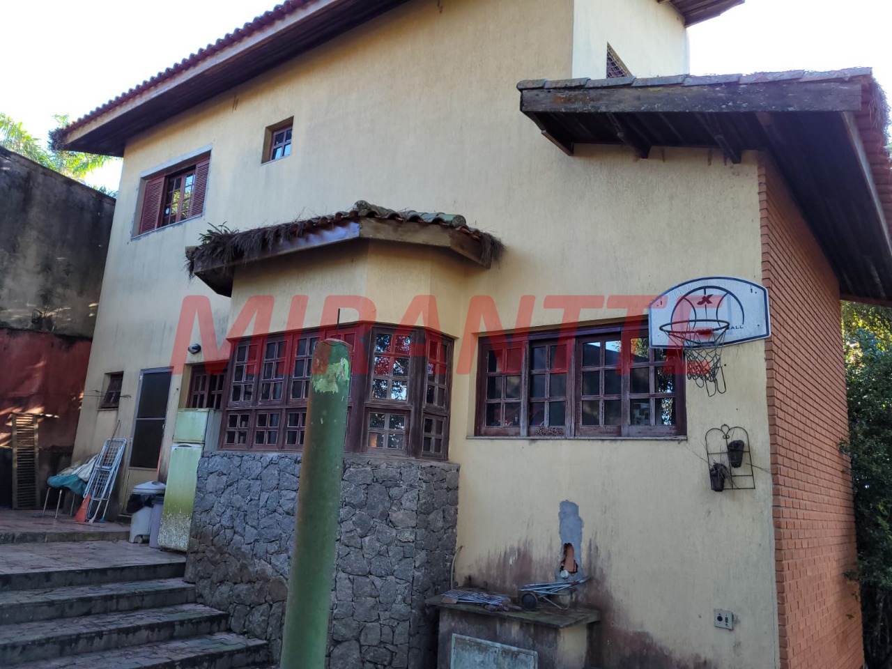 Cond. fechado de 180m² com 3 quartos em Samambaia