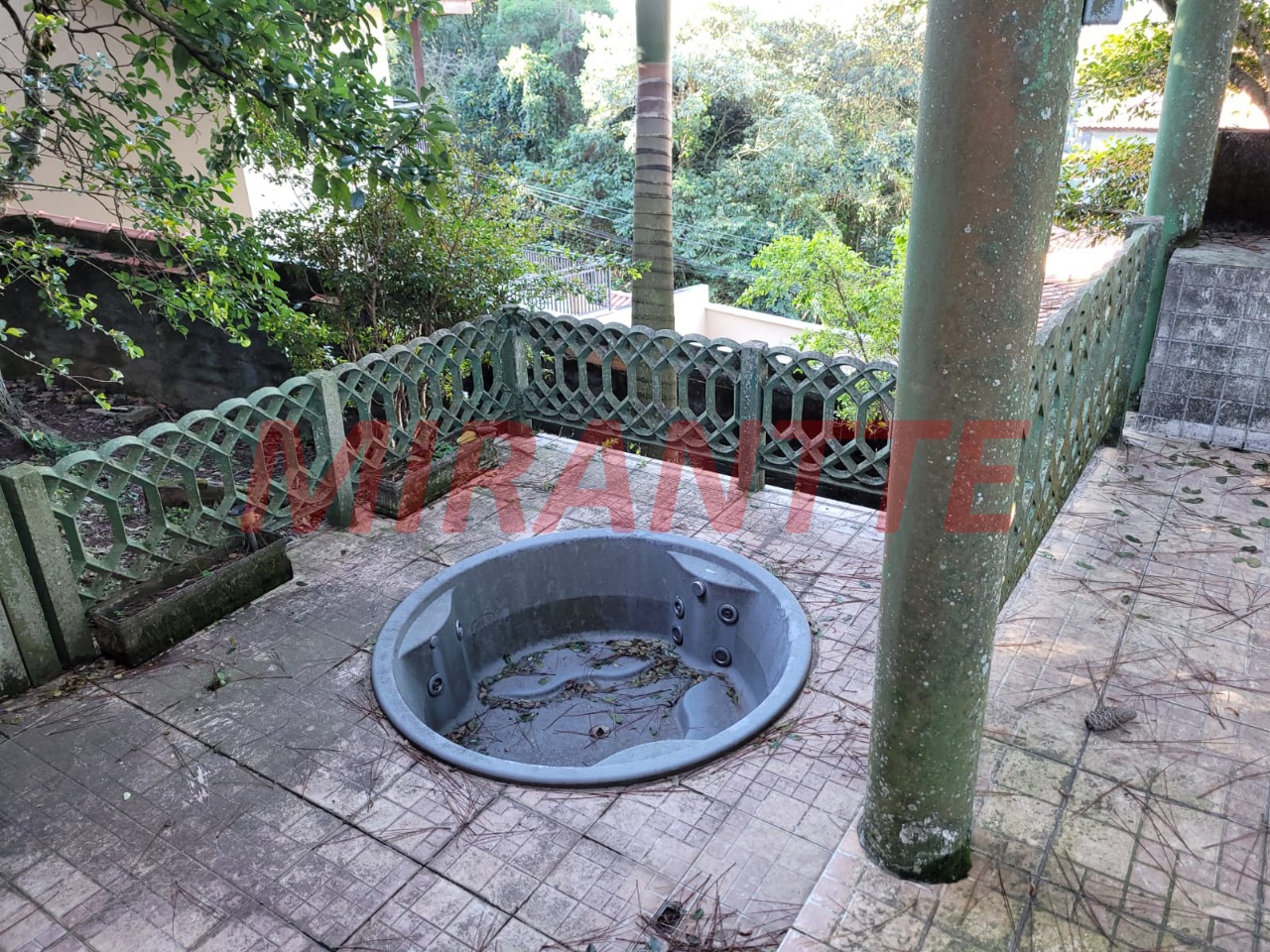 Cond. fechado de 180m² com 3 quartos em Samambaia