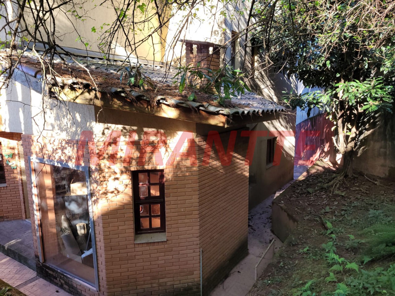 Cond. fechado de 180m² com 3 quartos em Samambaia