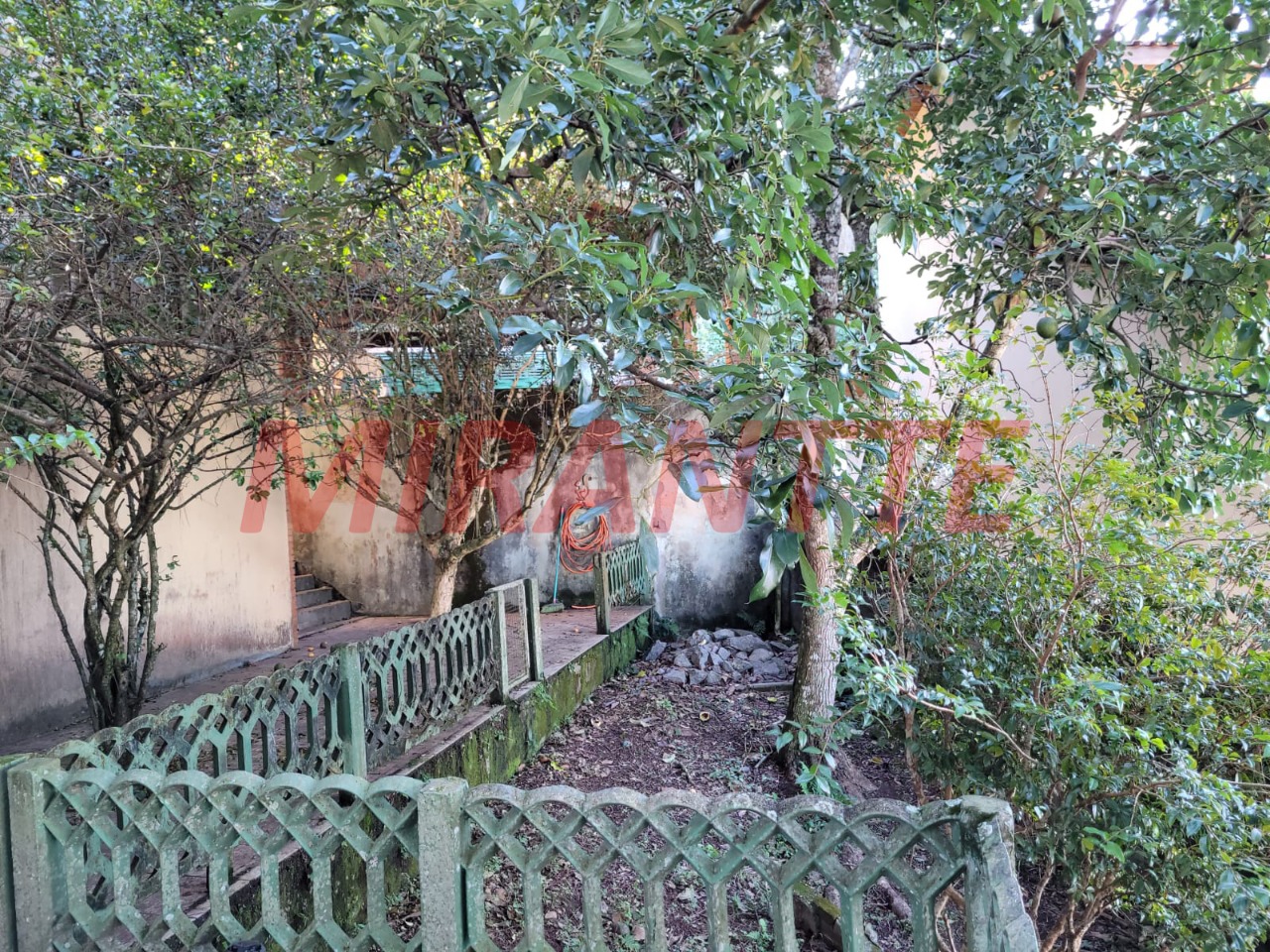 Cond. fechado de 180m² com 3 quartos em Samambaia