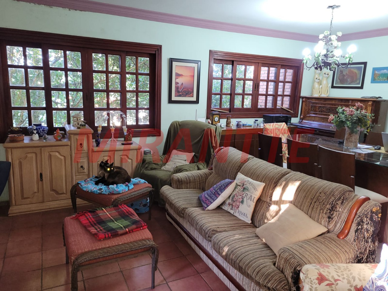 Cond. fechado de 180m² com 3 quartos em Samambaia