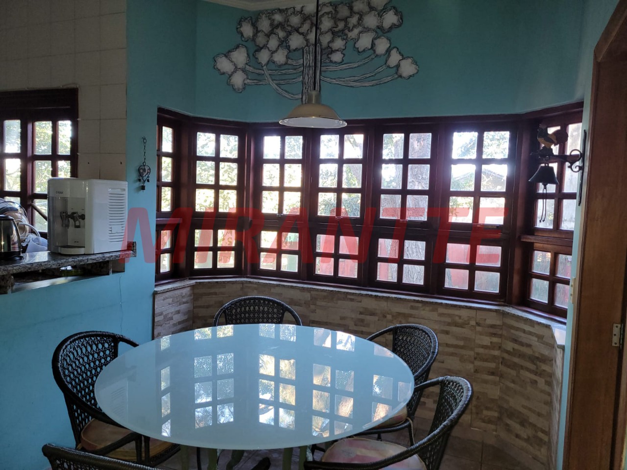 Cond. fechado de 180m² com 3 quartos em Samambaia