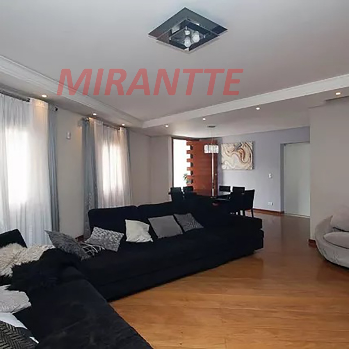 Sobrado de 365m² com 4 quartos em Palmas Do Tremembé