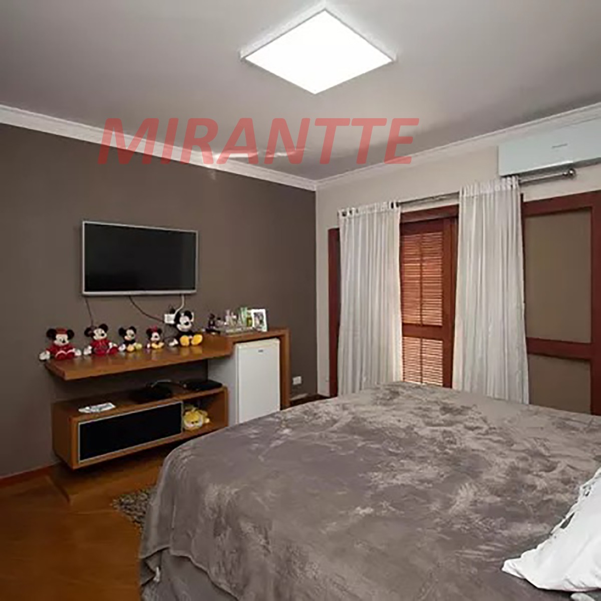 Sobrado de 365m² com 4 quartos em Palmas Do Tremembé