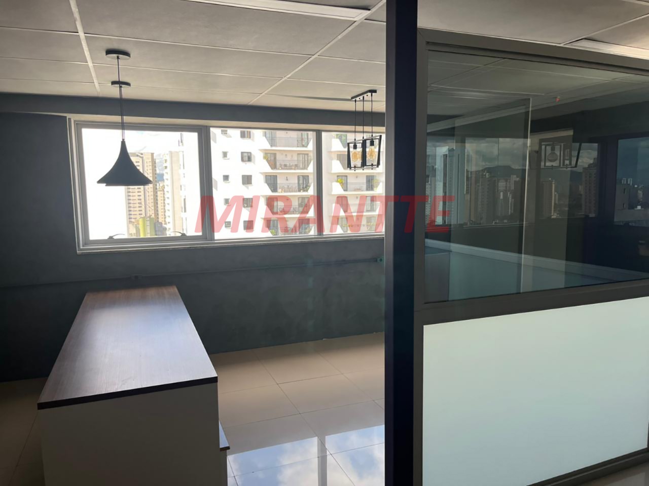 Conjunto comercial de 185m² em Santana