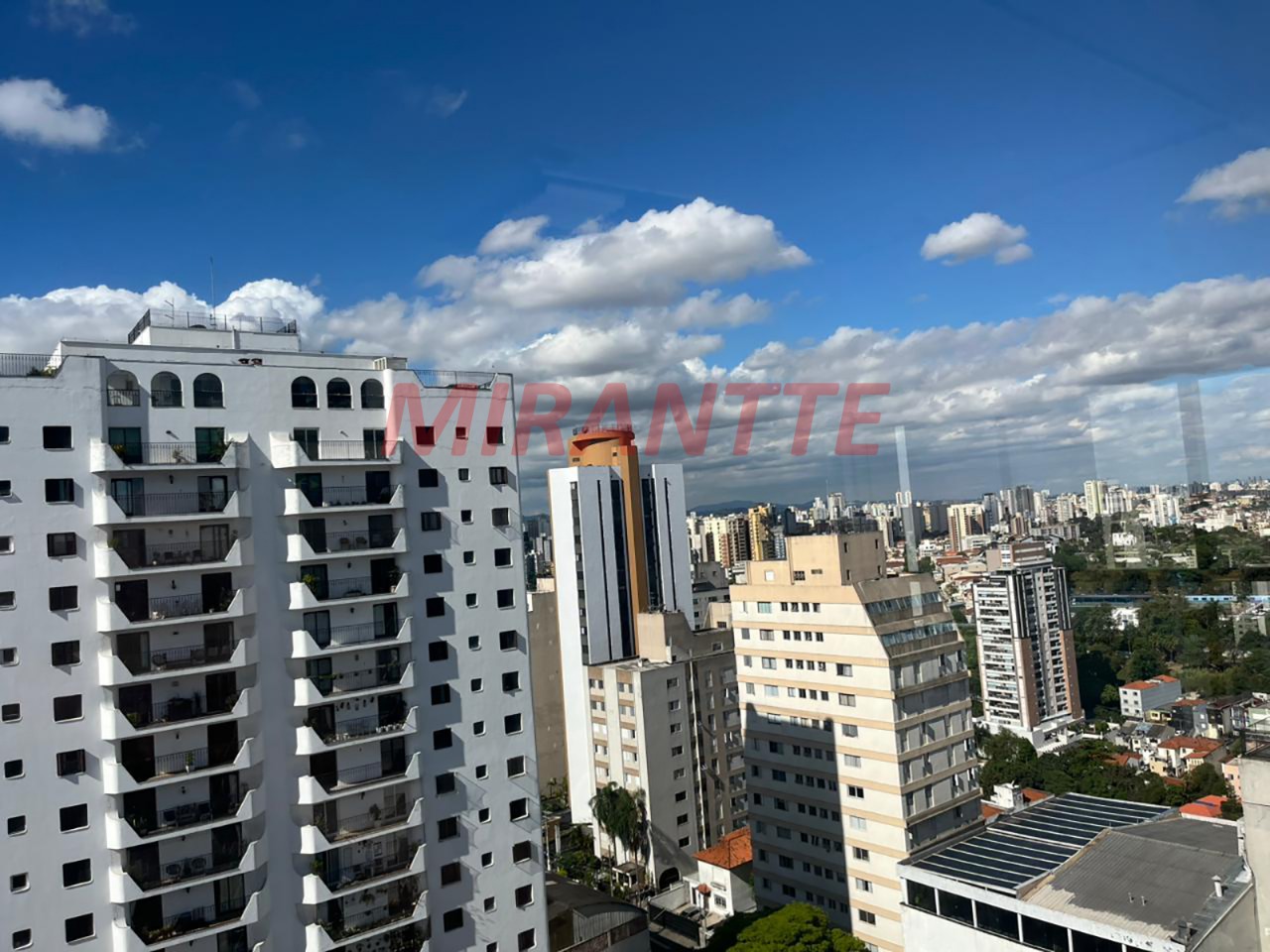 Conjunto comercial de 185m² em Santana
