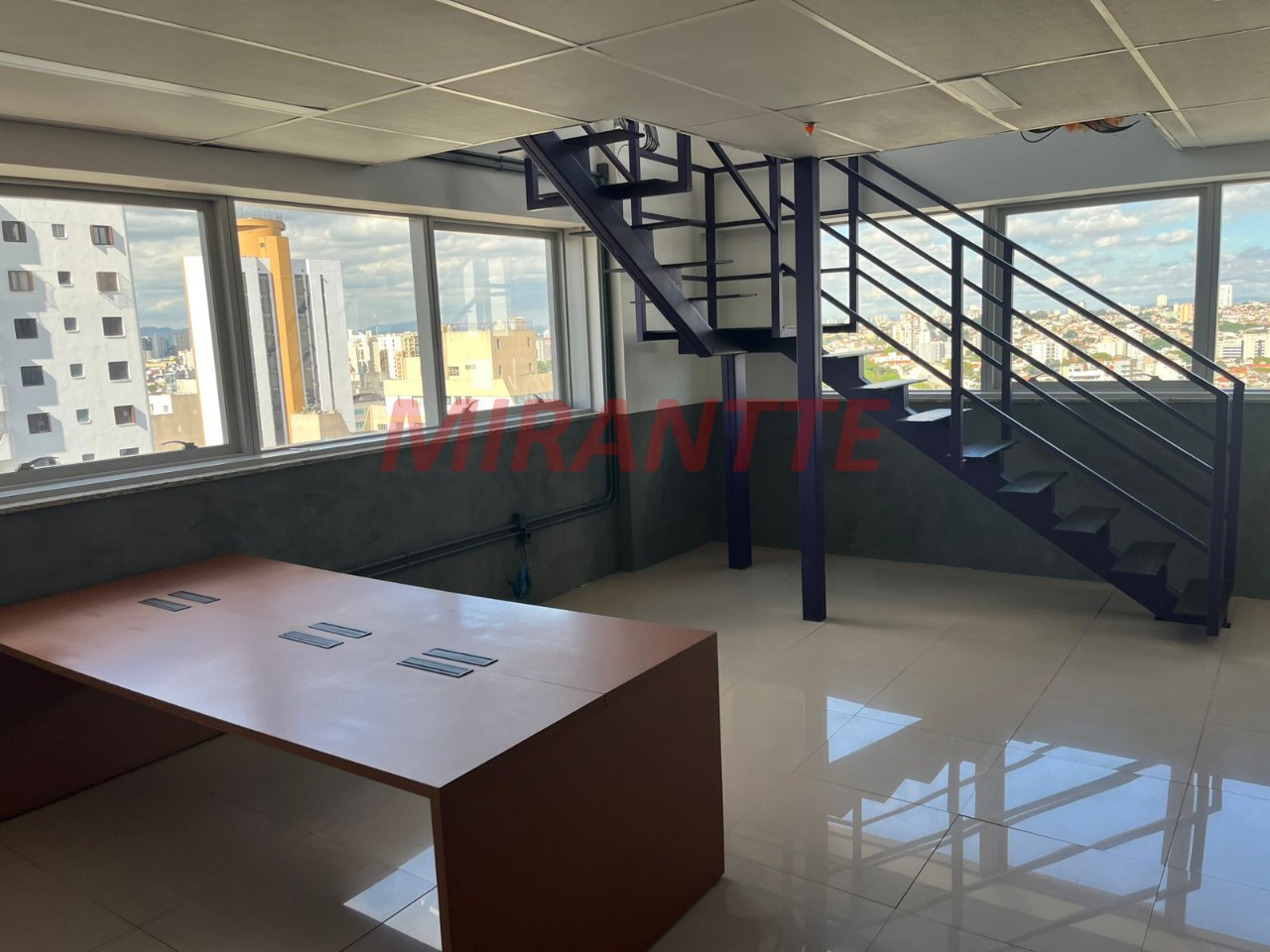 Conjunto comercial de 185m² em Santana