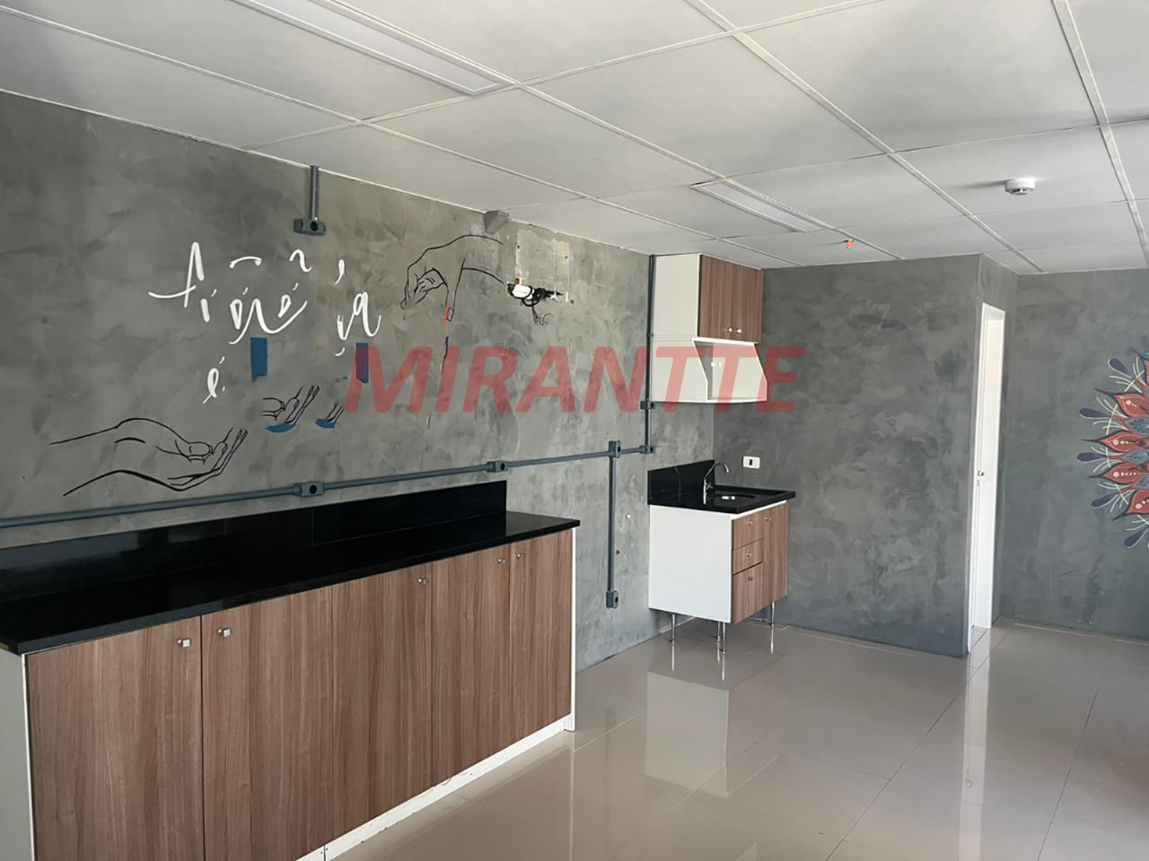 Conjunto comercial de 185m² em Santana