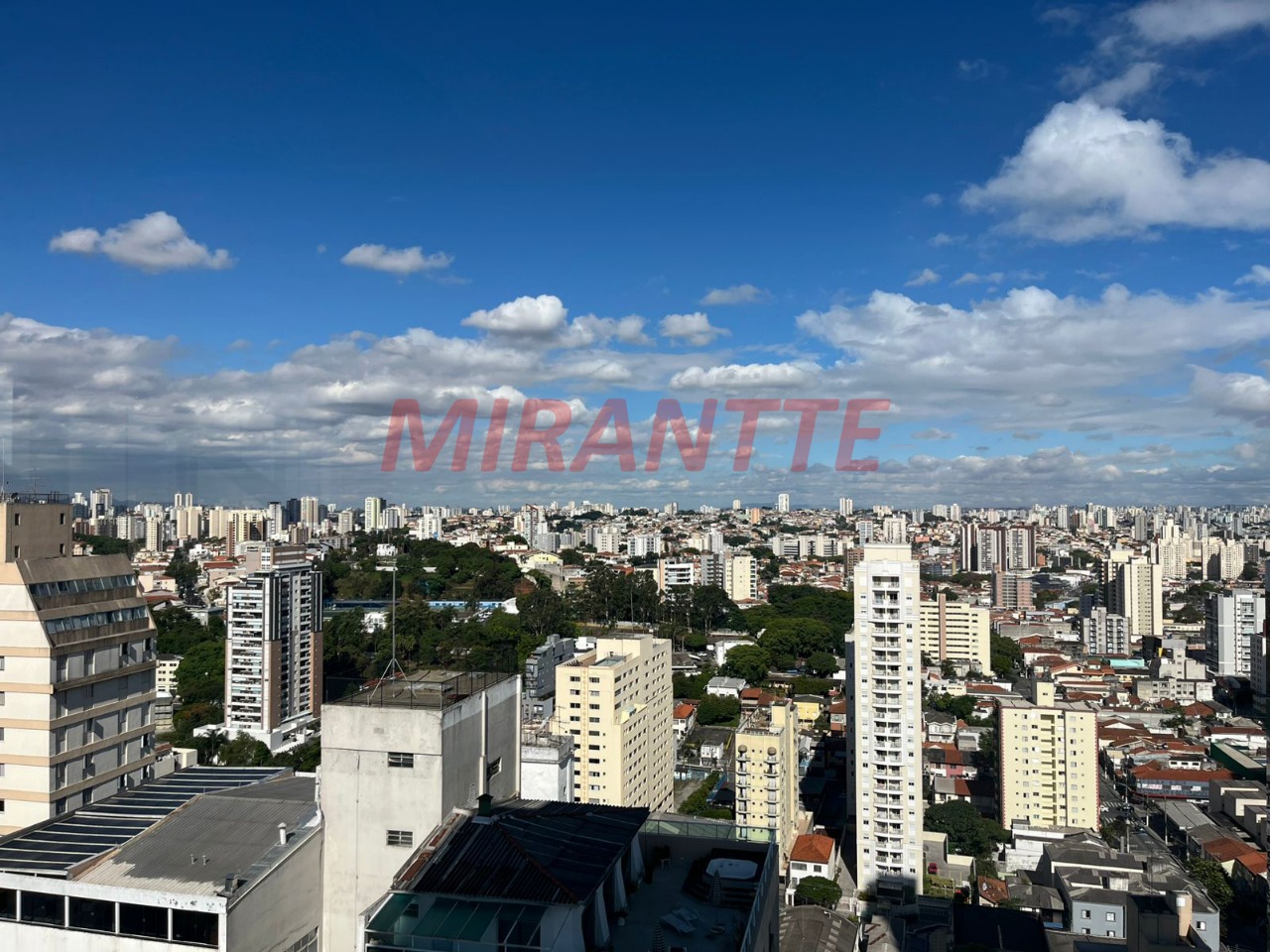 Conjunto comercial de 185m² em Santana