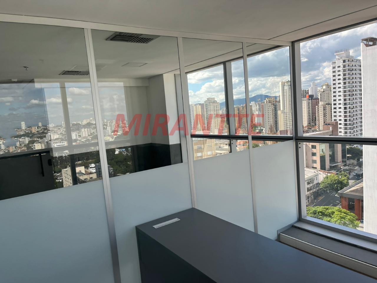 Conjunto comercial de 185m² em Santana