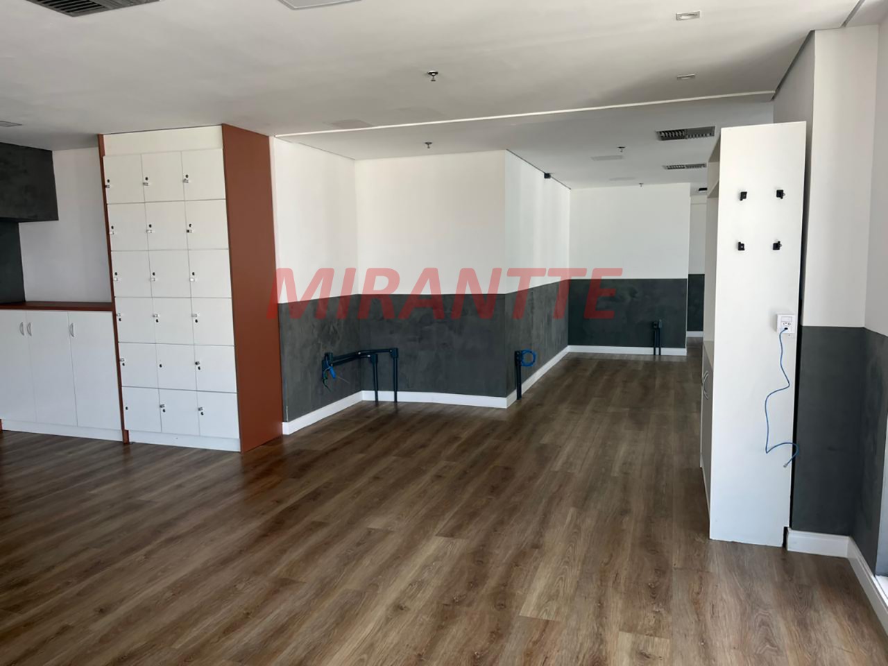 Conjunto comercial de 185m² em Santana