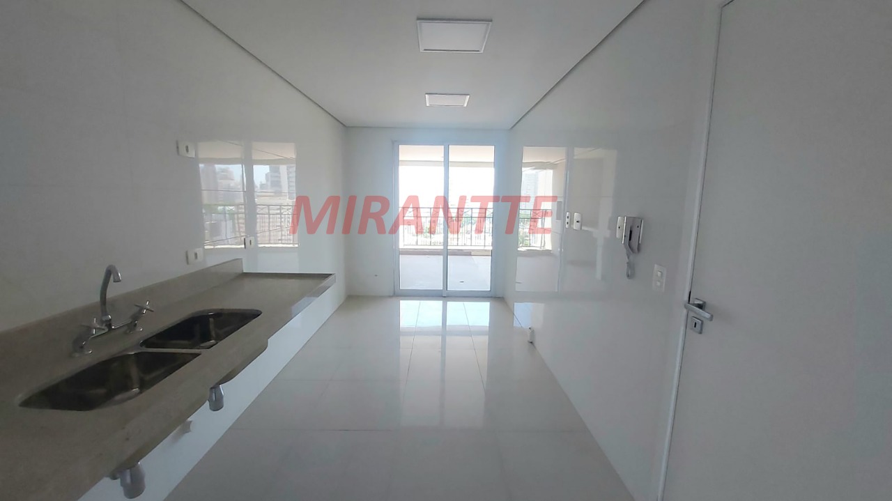 Apartamento de 215m² com 4 quartos em Santa Teresinha
