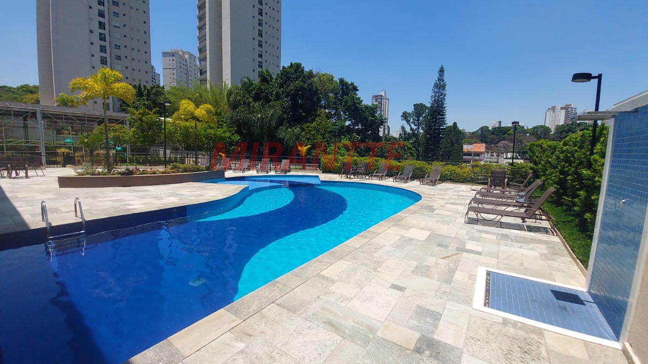 Apartamento de 215m² com 4 quartos em Santa Teresinha