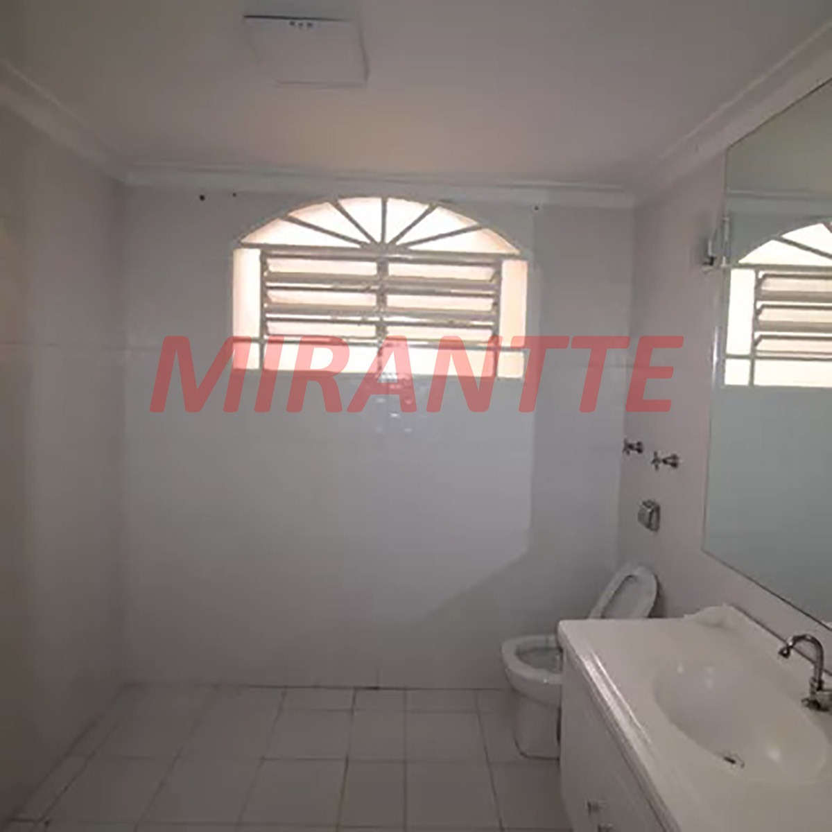 Sobrado de 223m² com 3 quartos em Parada Inglesa