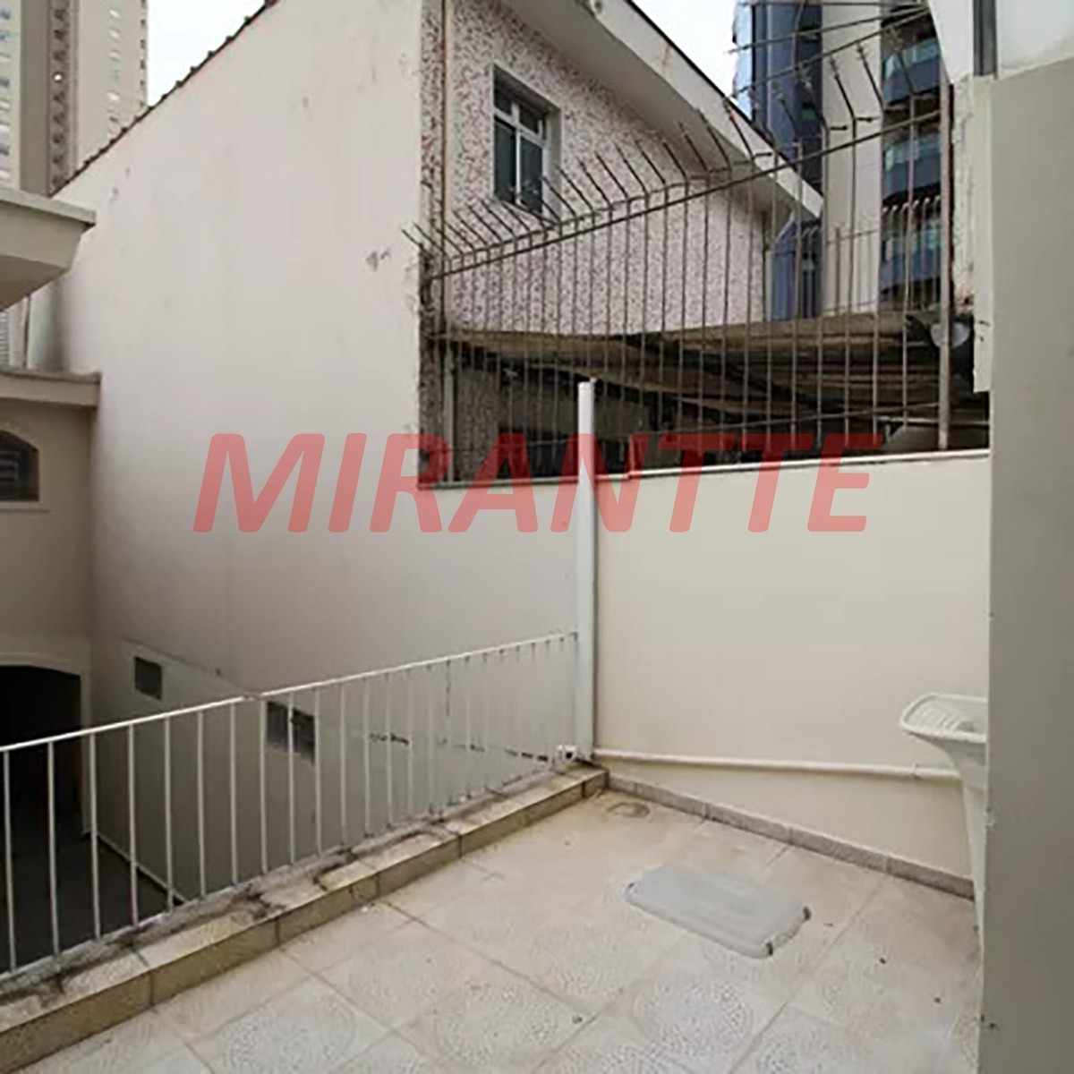 Sobrado de 223m² com 3 quartos em Parada Inglesa