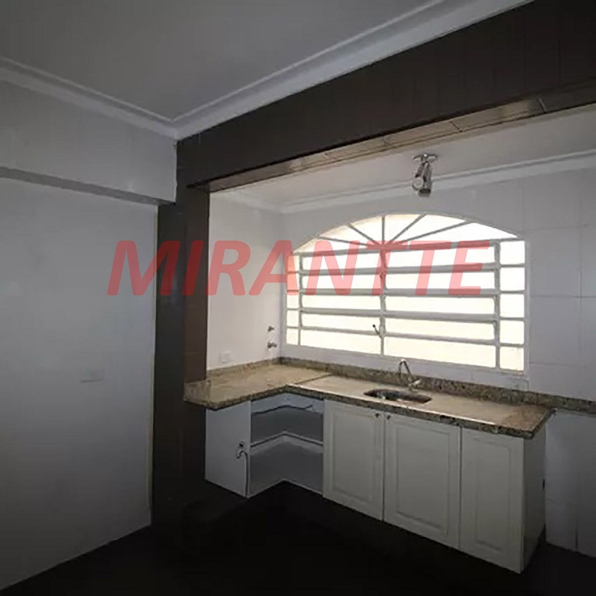 Sobrado de 223m² com 3 quartos em Parada Inglesa