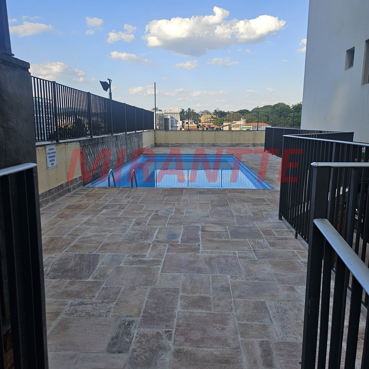 Apartamento de 58m² com 2 quartos em Santana