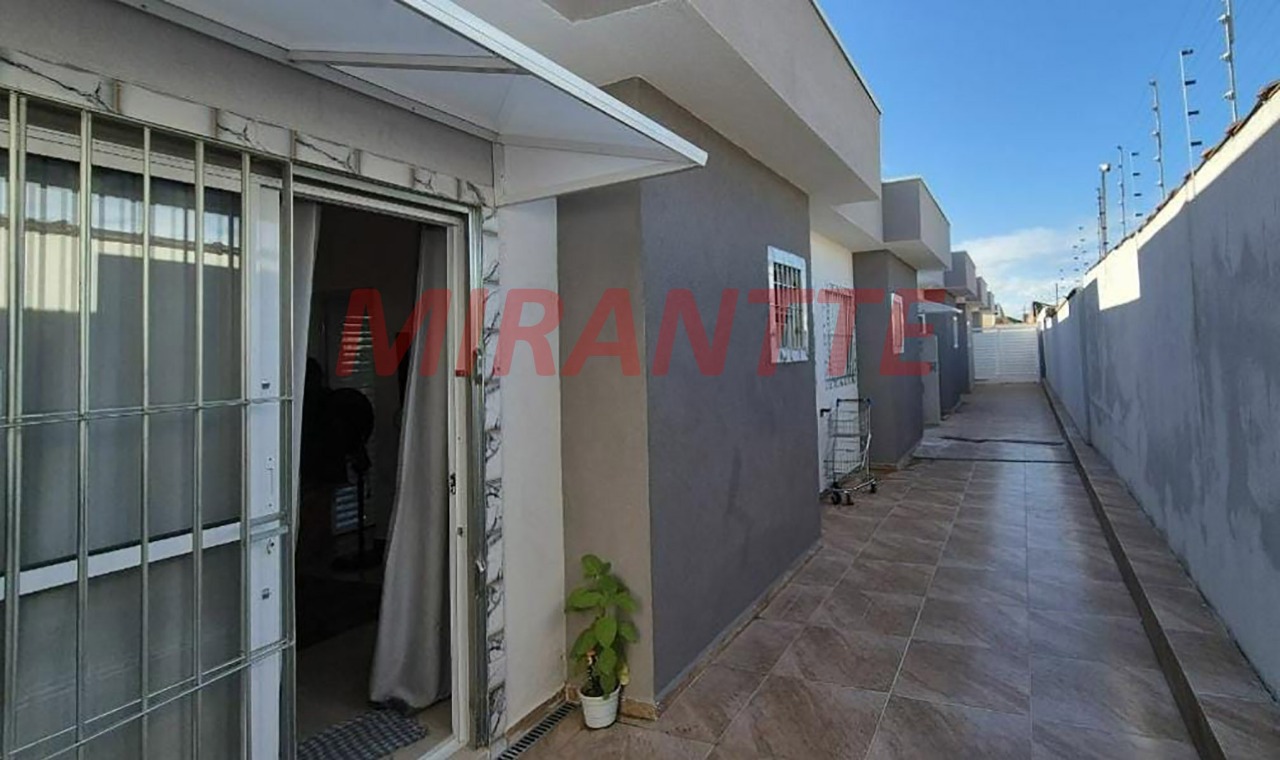 Cond. fechado de 58m² com 2 quartos em Cibratel II