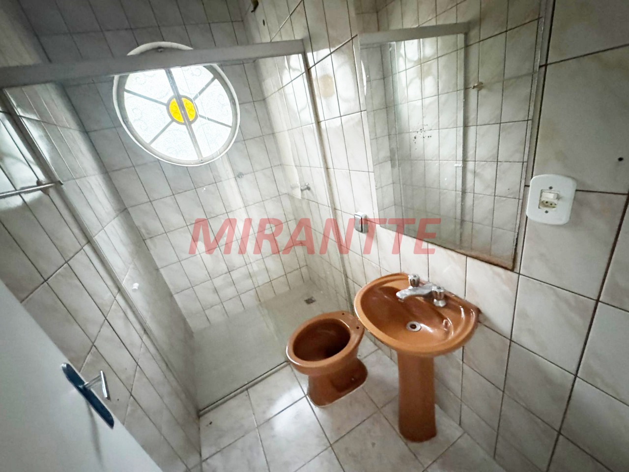 Sobrado de 411m² com 4 quartos em Tremembe