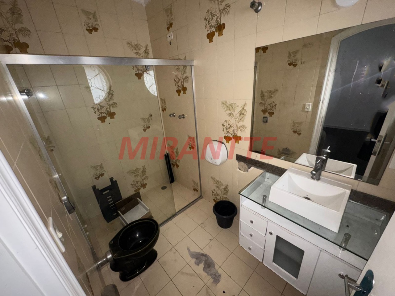 Sobrado de 411m² com 4 quartos em Tremembe