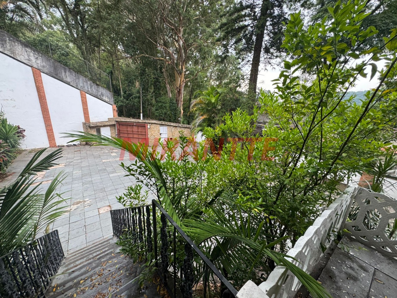 Sobrado de 411m² com 4 quartos em Tremembe