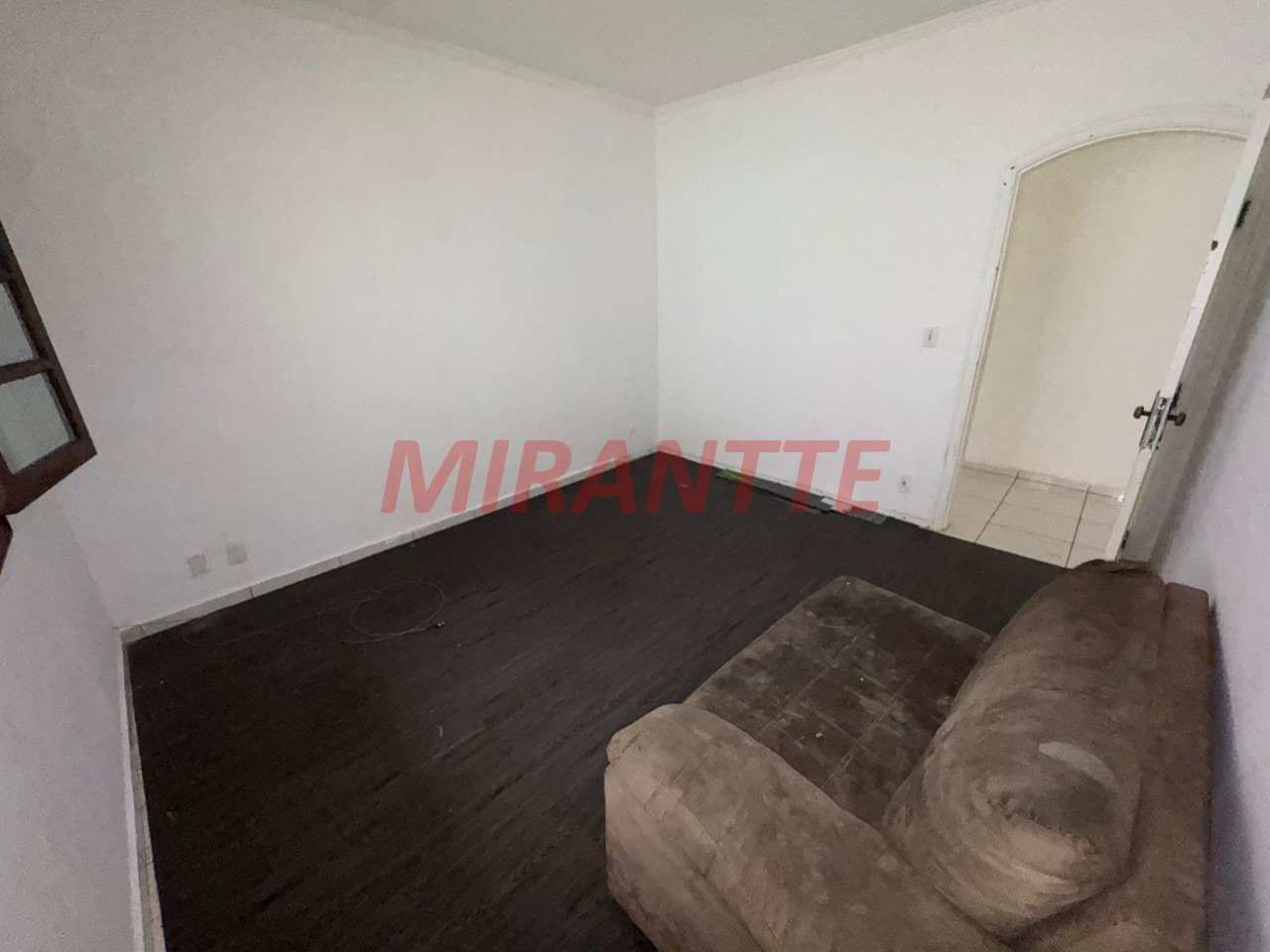 Sobrado de 411m² com 4 quartos em Tremembe