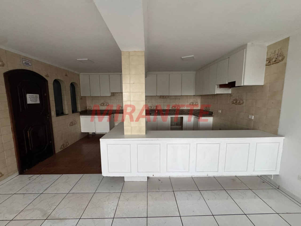 Sobrado de 411m² com 4 quartos em Tremembe