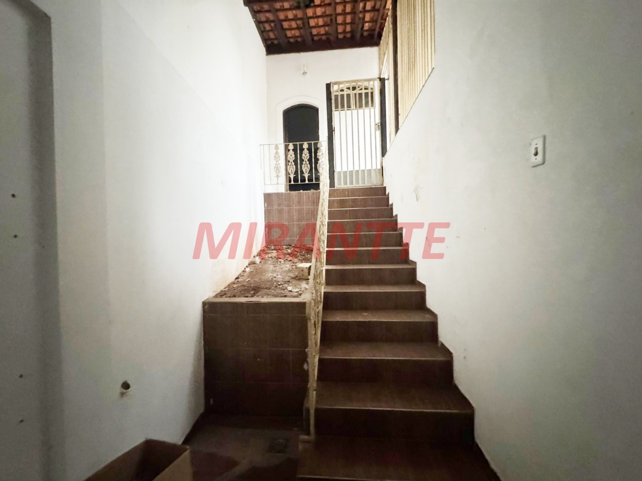 Sobrado de 411m² com 4 quartos em Tremembe